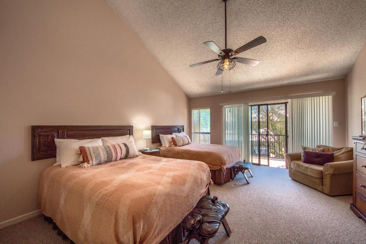 The Iron Cactus Condo On The Comal Cw C102 New Braunfels Exterior photo