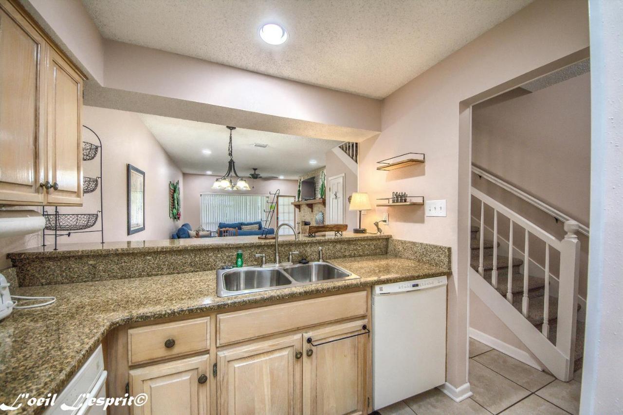 The Iron Cactus Condo On The Comal Cw C102 New Braunfels Exterior photo