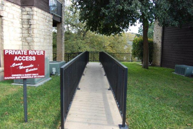 The Iron Cactus Condo On The Comal Cw C102 New Braunfels Exterior photo