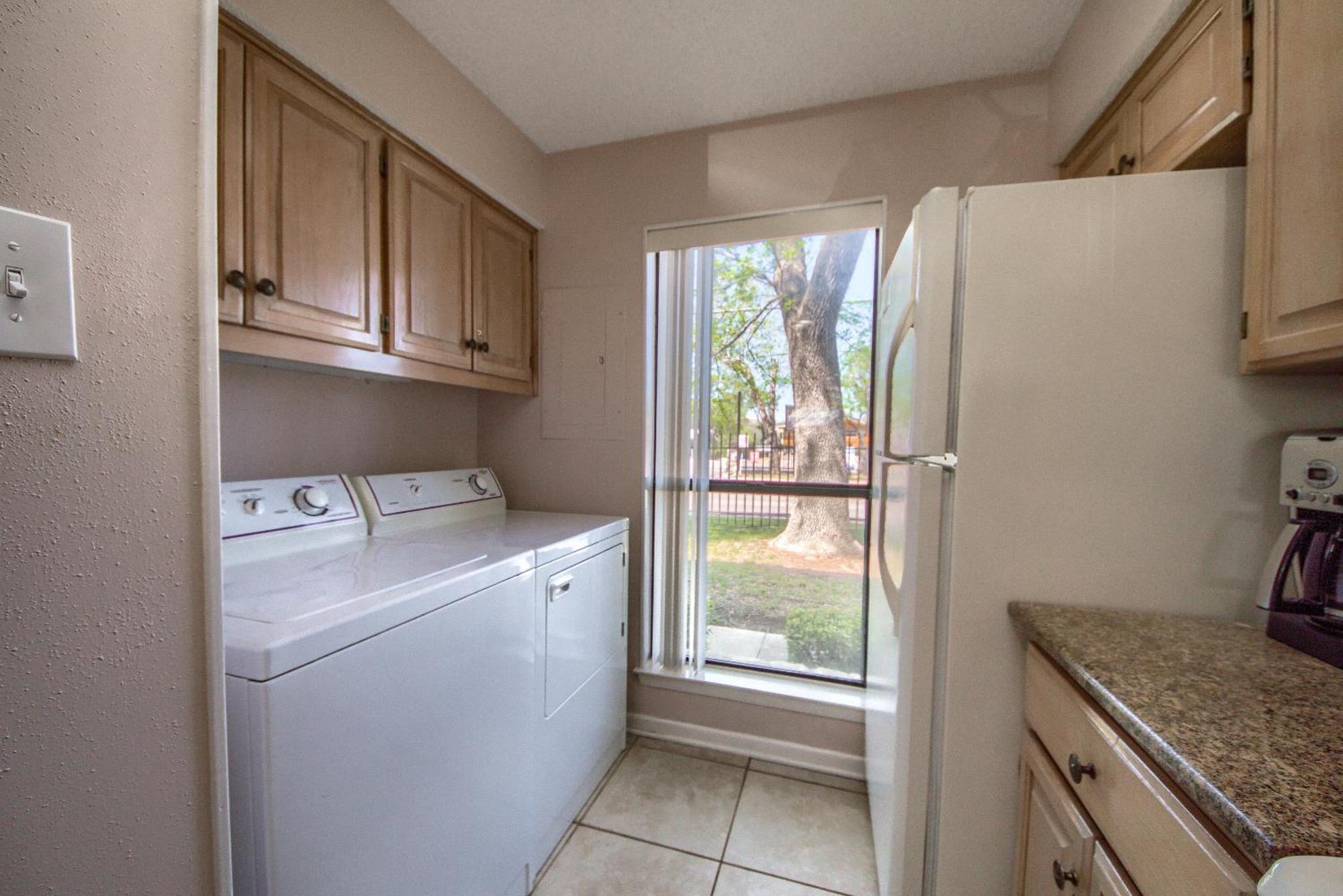 The Iron Cactus Condo On The Comal Cw C102 New Braunfels Exterior photo